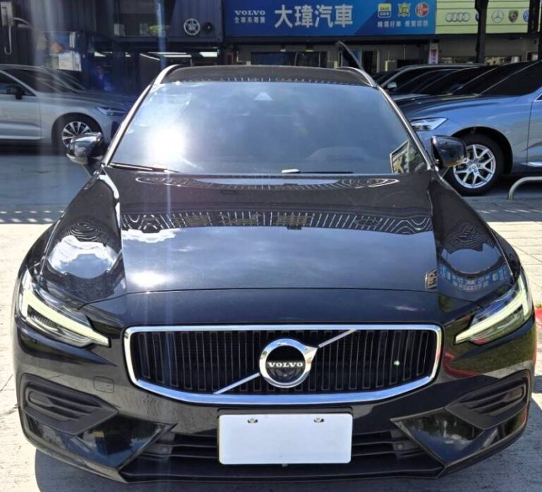 新車價194萬,開價10X萬【2022年 VOLVO V60 B4】｜輕油電豪華旅行車 × 限時特惠
